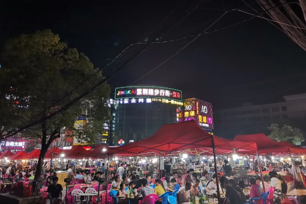 南昌最新的夜市，繁華夜市的魅力與活力四溢的煙火氣